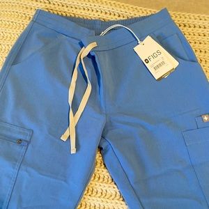 Scrub pants (FIGS)